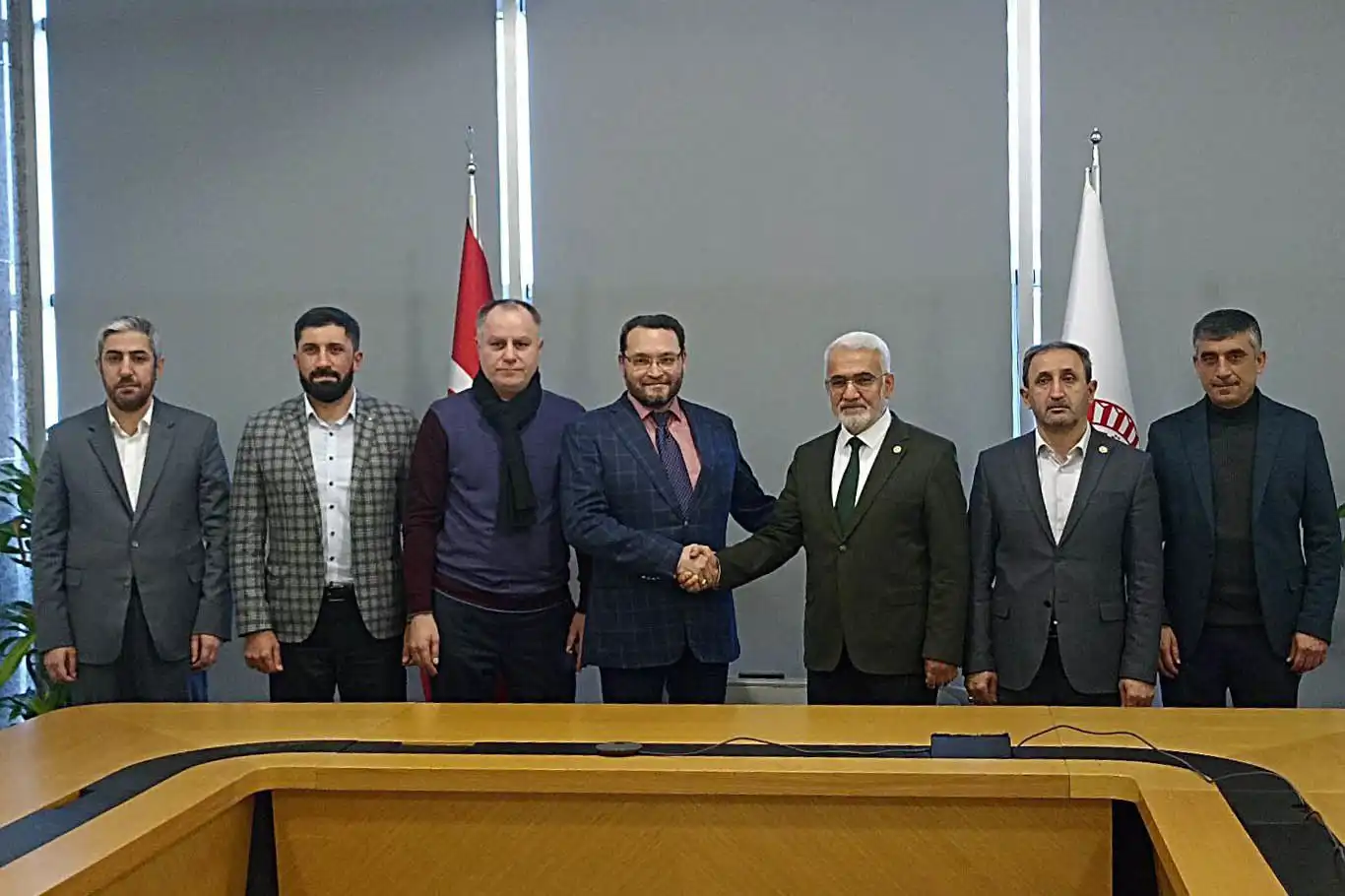 Avrupa Müslüman Forumu heyetinden HÜDA PAR Genel Başkanı Yapıcıoğlu'na ziyaret Avrupa Müslüman Forumu heyetinden HÜDA PAR Genel Başkanı Yapıcıoğlu'na ziyaret