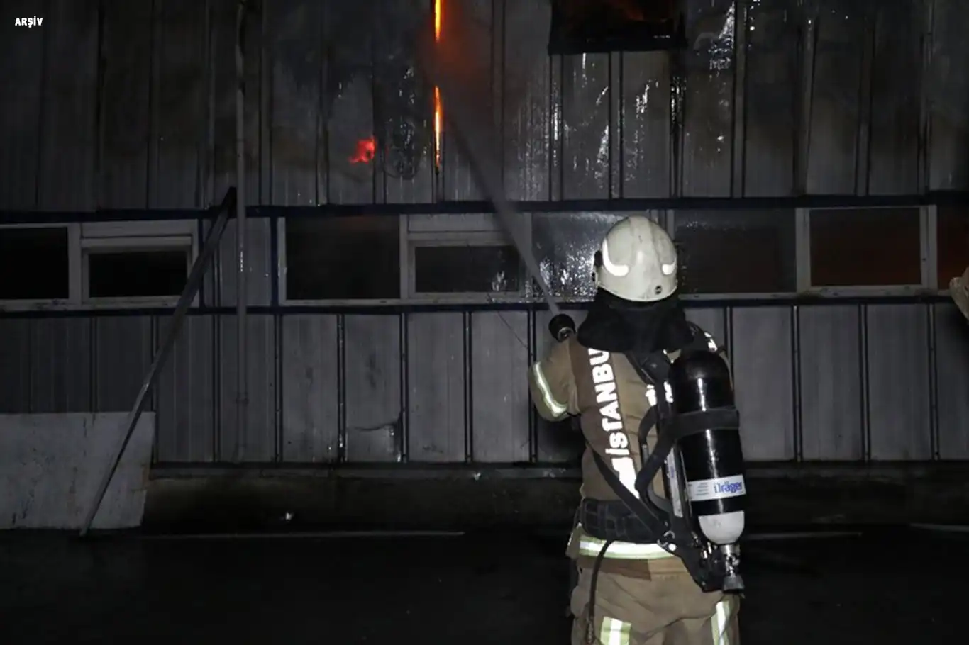 İstanbul'da apart otelde yangın İstanbul'da apart otelde yangın