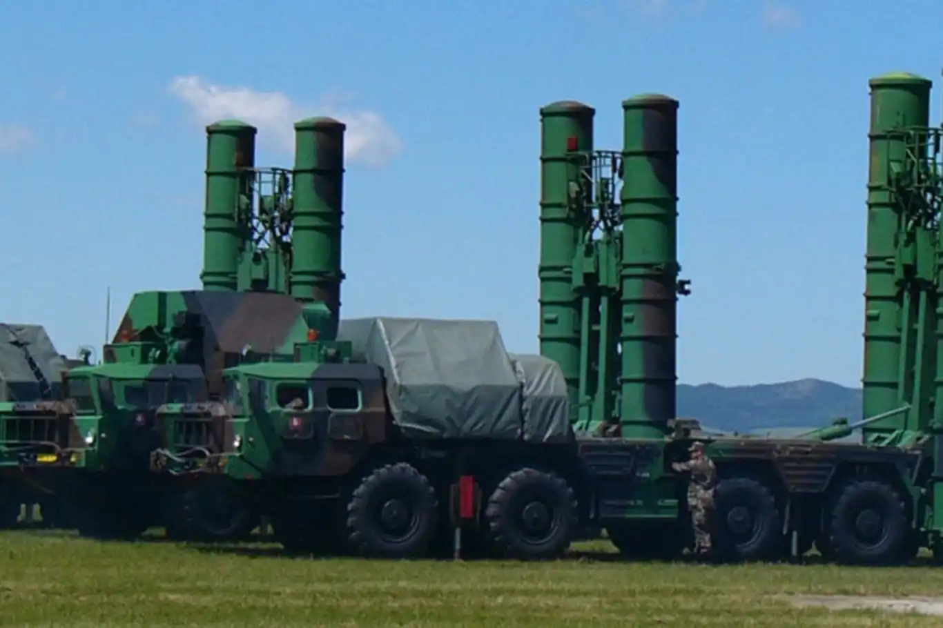 Slovakya'dan Ukrayna'ya S-300 hava savunma sistemi Slovakya'dan Ukrayna'ya S-300 hava savunma sistemi