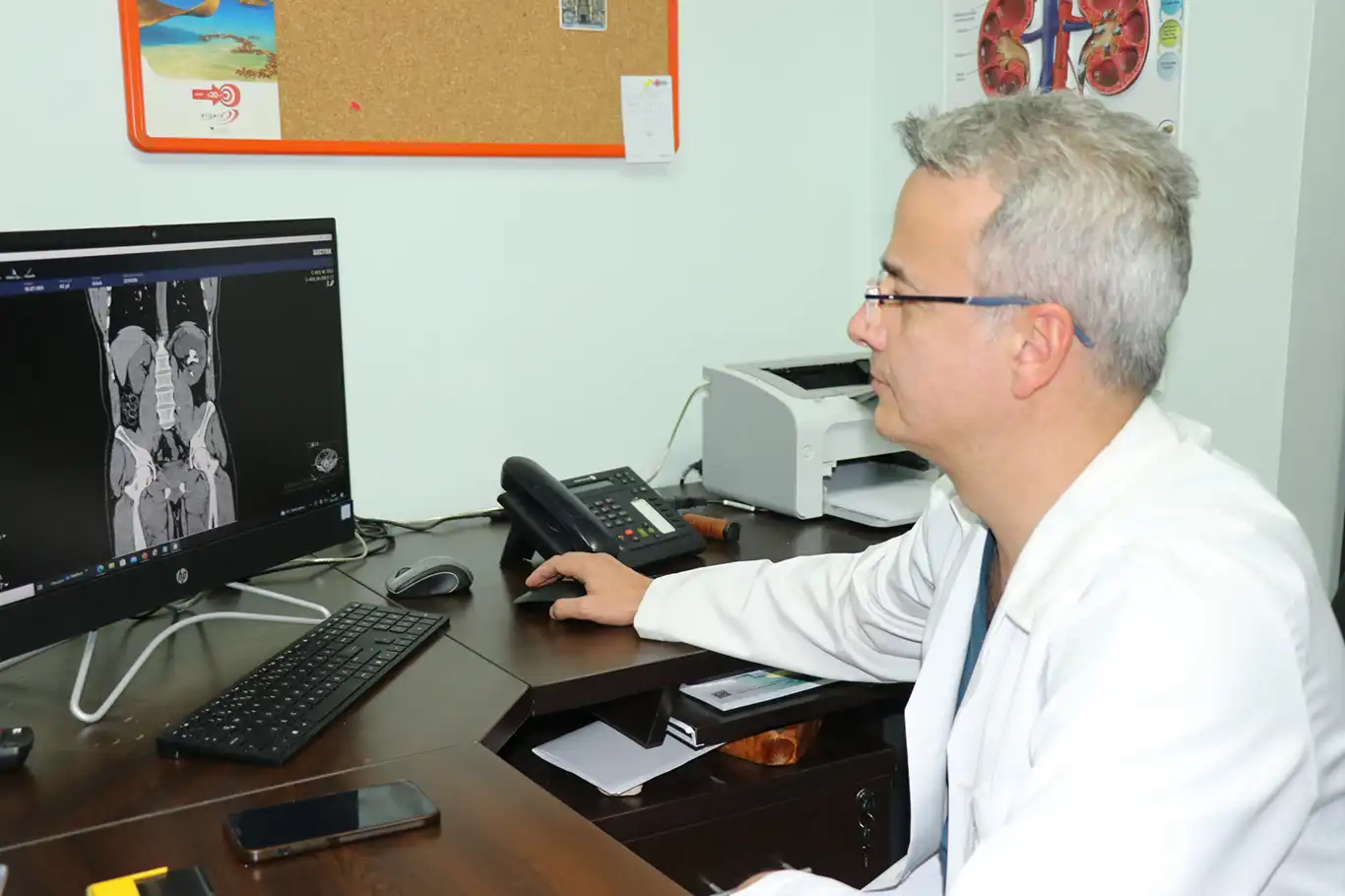 Prof. Dr. Oğuz: Hareketsizlik, taş oluşum riskini arttırıyor! Prof. Dr. Oğuz: Hareketsizlik, taş oluşum riskini arttırıyor!