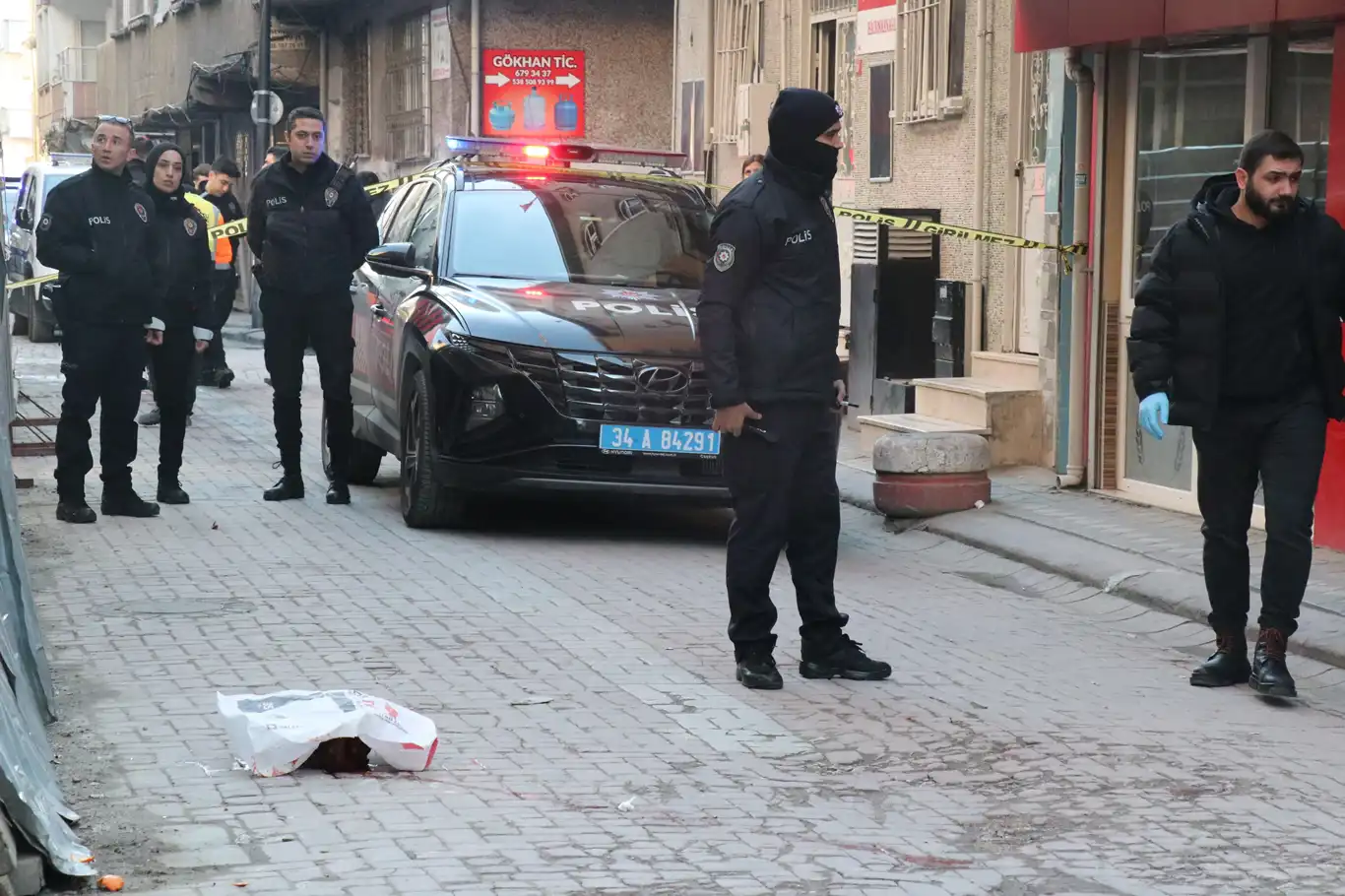 Zeytinburnu'nda baltalı cinayet Zeytinburnu'nda baltalı cinayet