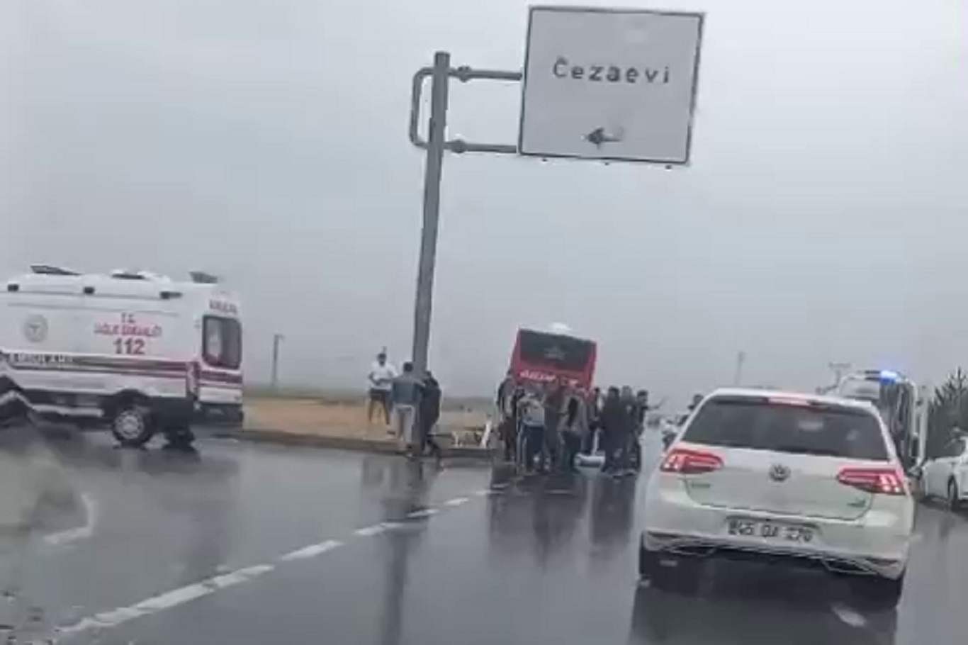 Malatya'da yolcu otobüsü ile traktör çarpıştı: 1 ölü Malatya'da yolcu otobüsü ile traktör çarpıştı: 1 ölü