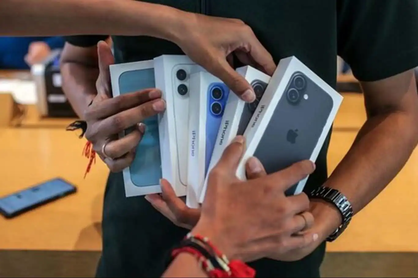 İran, iPhone ithalat yasağını kaldıracak İran, iPhone ithalat yasağını kaldıracak
