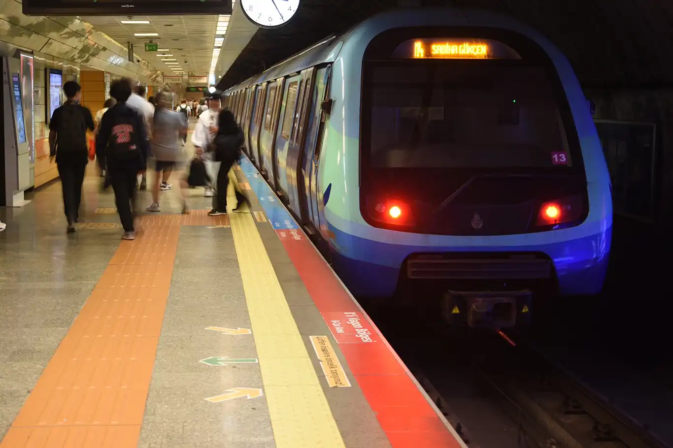 Aksaray tramvay istasyonu tek yönlü olarak kapatılacak Aksaray tramvay istasyonu tek yönlü olarak kapatılacak