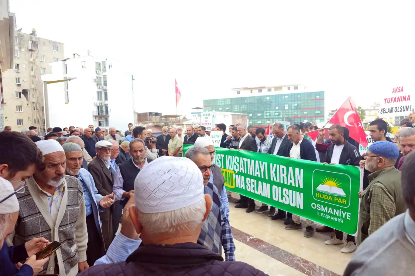 HÜDA PAR Osmaniye İl Başkanlığı, Gazze’ye destek açıklaması düzenledi HÜDA PAR Osmaniye İl Başkanlığı, Gazze’ye destek açıklaması düzenledi