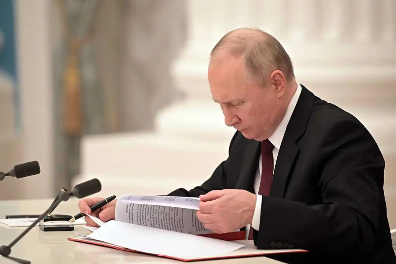 Putin Kuzey Kore ile stratejik ortaklık anlaşmasını onayladı Putin Kuzey Kore ile stratejik ortaklık anlaşmasını onayladı