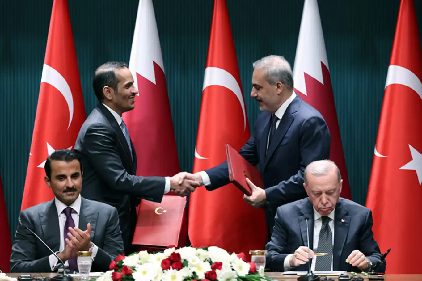 Türkiye ile Katar arasında 8 anlaşma imzalandı Türkiye ile Katar arasında 8 anlaşma imzalandı