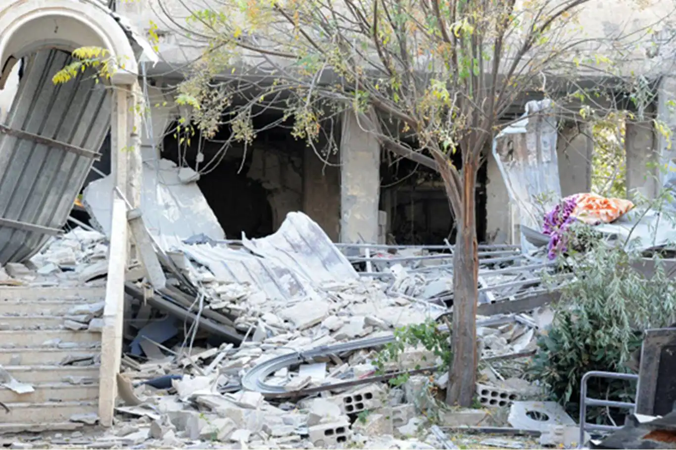 İşgal ordusu Şam'ı bombaladı: 15 kişi hayatını kaybetti İşgal ordusu Şam'ı bombaladı: 15 kişi hayatını kaybetti