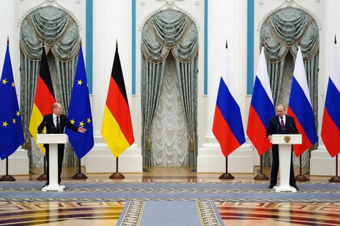 Almanya Başbakanı Scholz ile Rusya Devlet Başkanı Putin görüştü Almanya Başbakanı Scholz ile Rusya Devlet Başkanı Putin görüştü