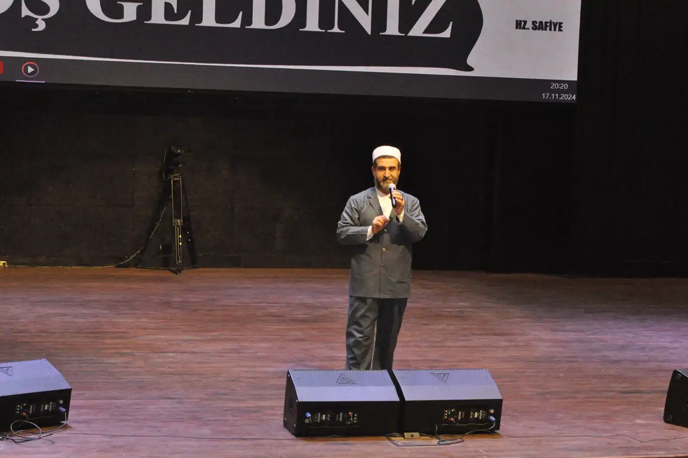Batman'da "Yolumuzu Aydınlatan Yıldızlar" temalı sahabeyi anma programı düzenlendi Batman'da "Yolumuzu Aydınlatan Yıldızlar" temalı sahabeyi anma programı düzenlendi