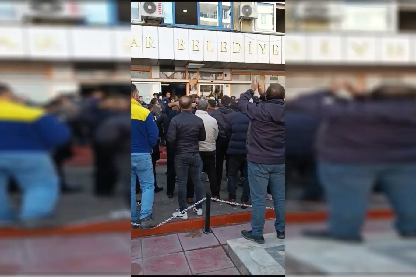 Toroslar Belediye Başkanına tepki: "Bu karar zulümdür ve kabul edilemez" Toroslar Belediye Başkanına tepki: "Bu karar zulümdür ve kabul edilemez"