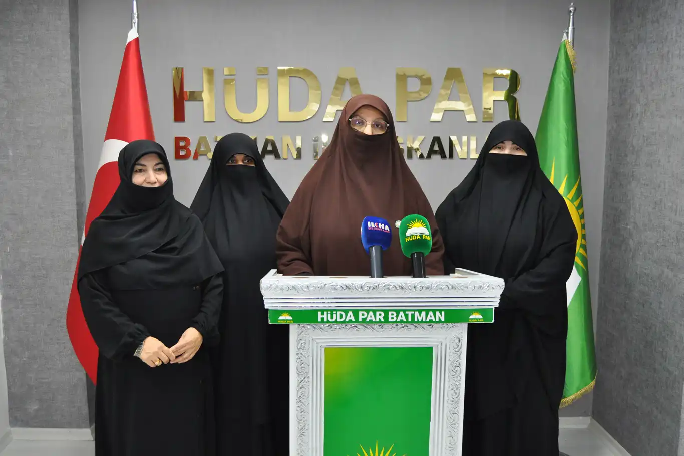HÜDA PAR Batman Kadın Kolları, Gazze'de katledilen çocuklara dikkat çekti HÜDA PAR Batman Kadın Kolları, Gazze'de katledilen çocuklara dikkat çekti