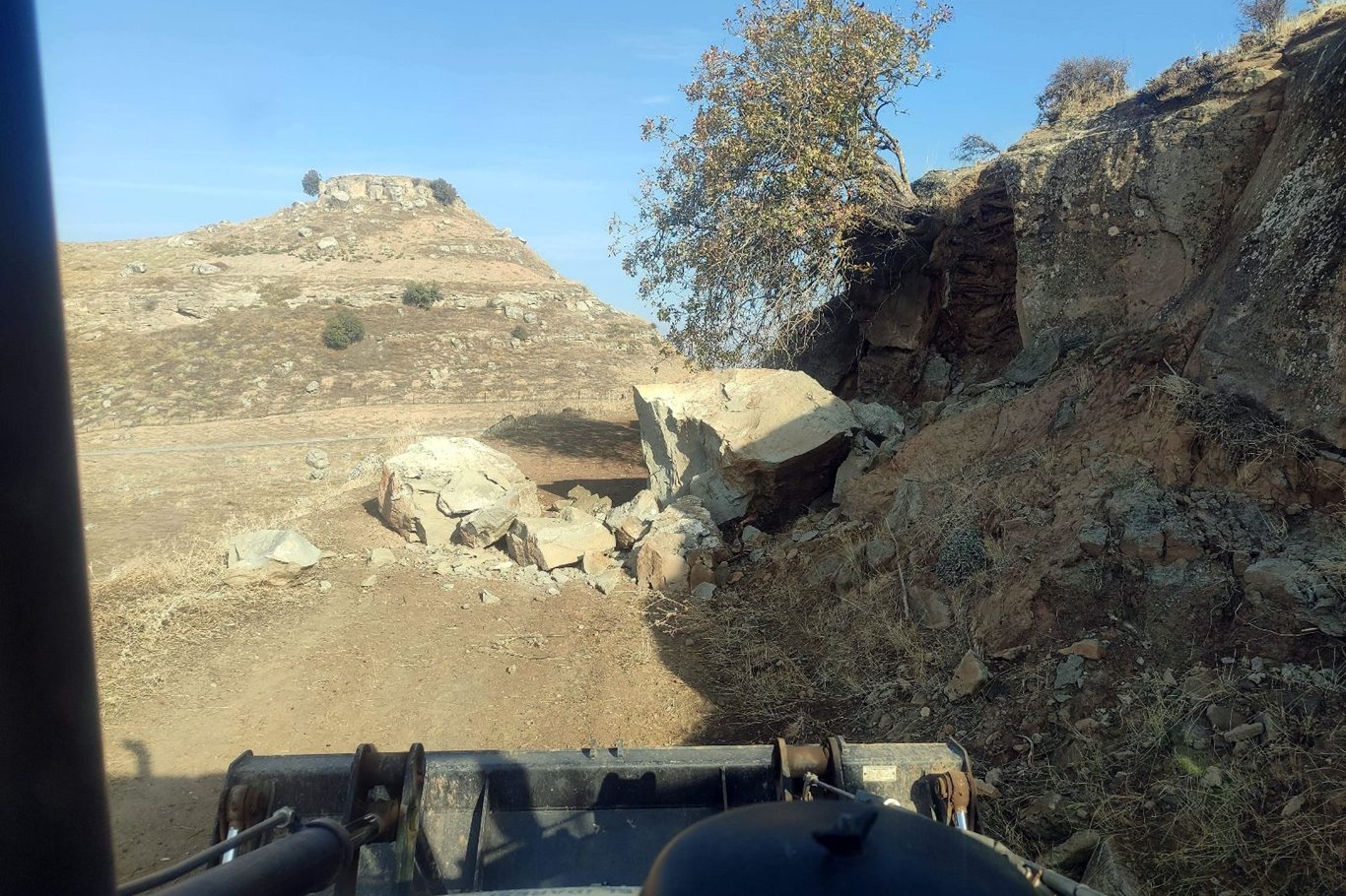 Siirt'in köy ve mezralarında altyapı çalışmaları devam ediyor