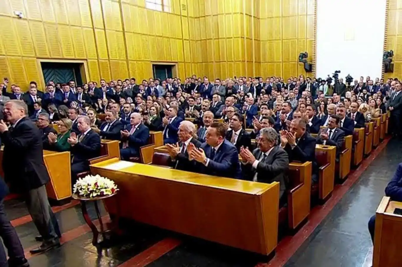 MHP'li 3 vekil istifa etti MHP'li 3 vekil istifa etti
