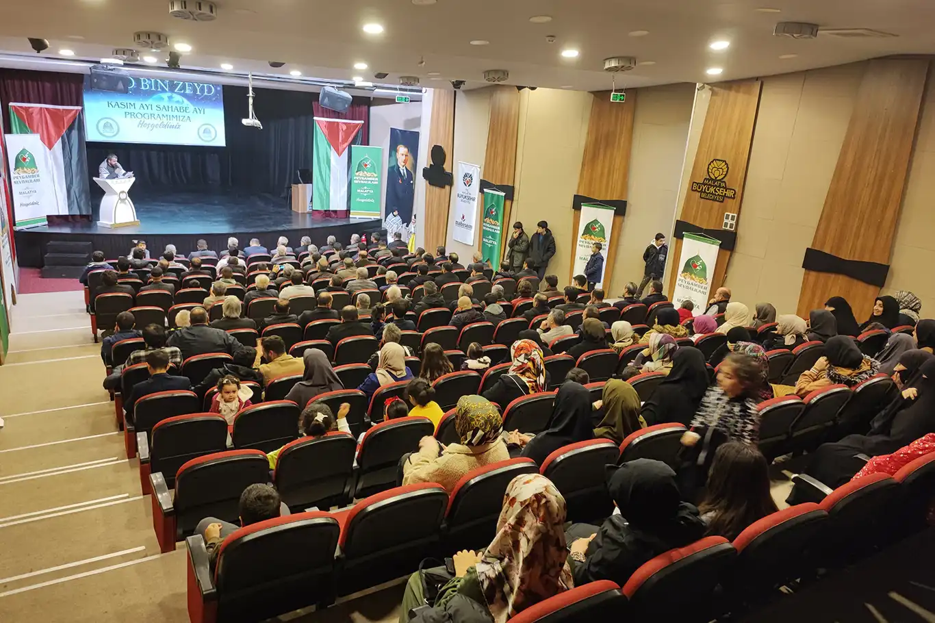Yazar Yaman, Malatya'da Said Bin Zeyd'in örnek şahsiyetini anlattı Yazar Yaman, Malatya'da Said Bin Zeyd'in örnek şahsiyetini anlattı