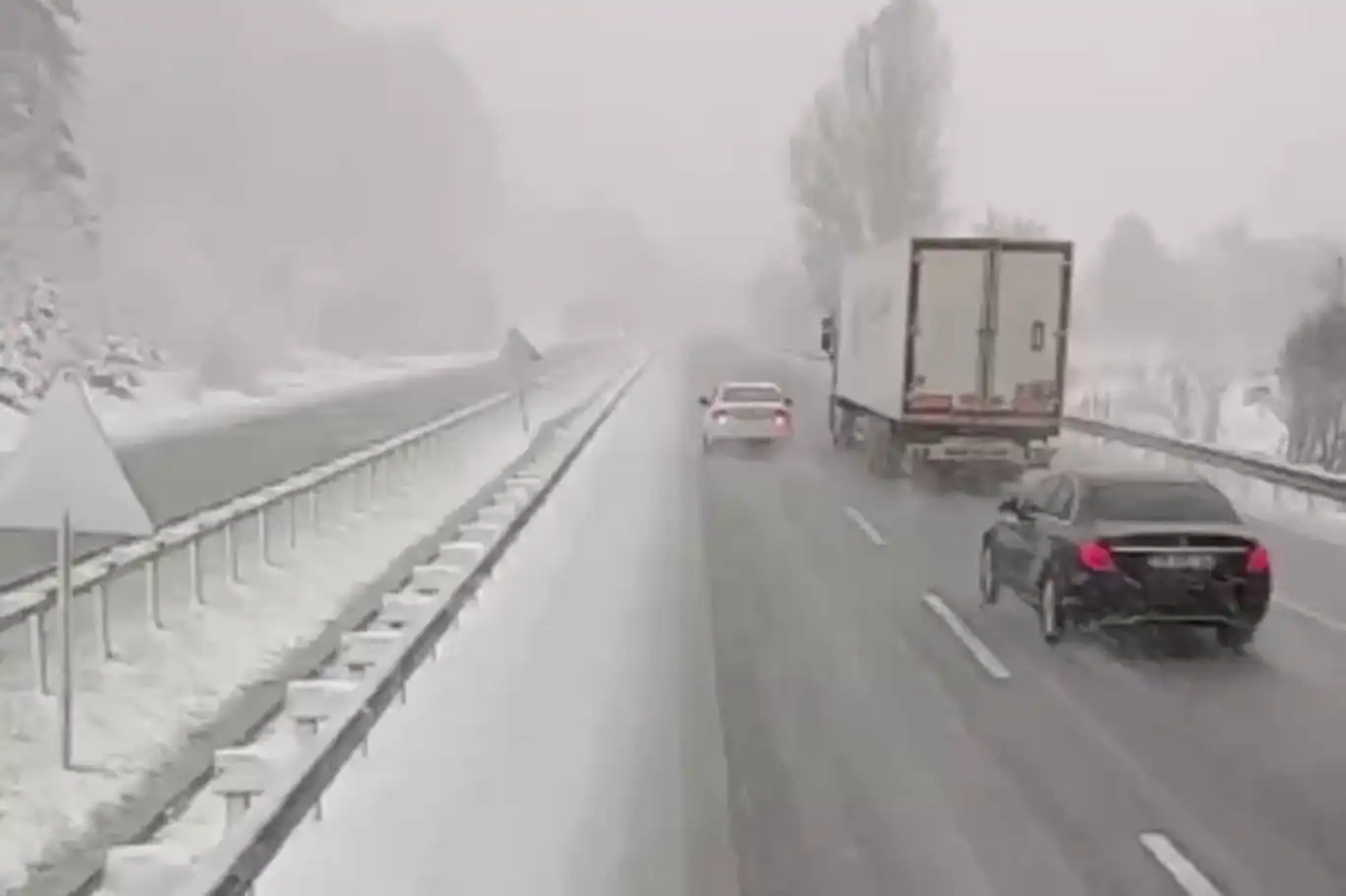 Sertavul Geçidi ulaşıma kapandı Sertavul Geçidi ulaşıma kapandı