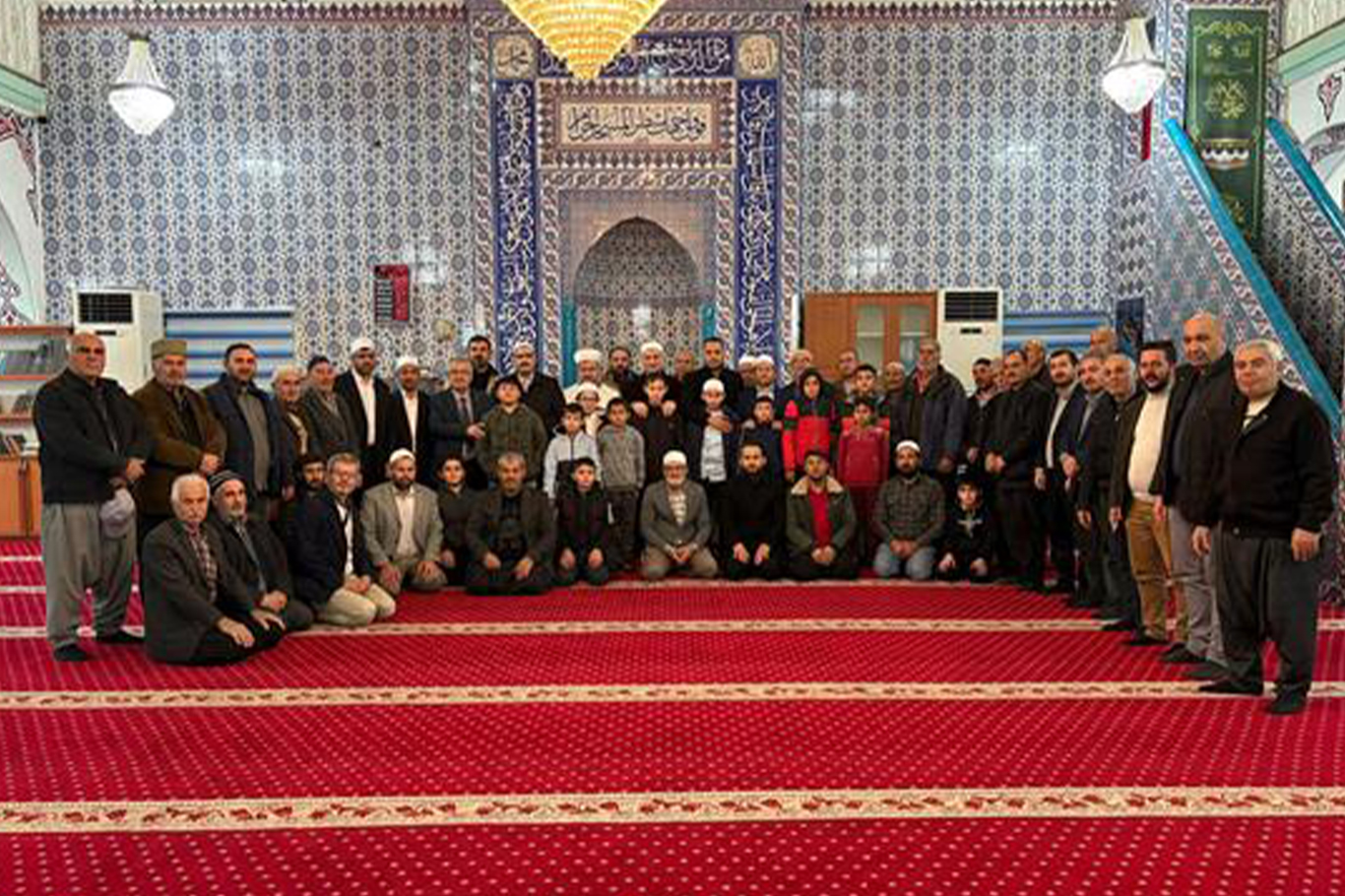 Adana'da camilerde buluşma programı düzenlendi Adana'da camilerde buluşma programı düzenlendi