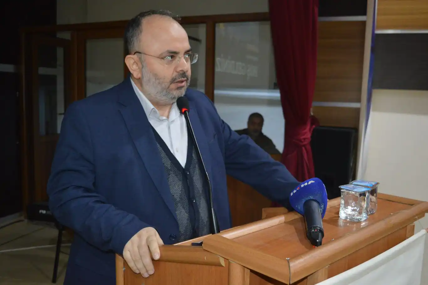 İlahiyatçı-Yazar Yaman: Bugün sahabe ahlakına her şeyden daha fazla ihtiyacımız var İlahiyatçı-Yazar Yaman: Bugün sahabe ahlakına her şeyden daha fazla ihtiyacımız var
