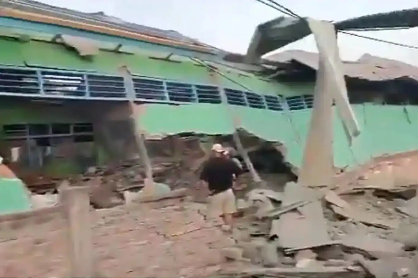 فوران آتشفشان در اندونزی: 10 نفر جان باختند فوران آتشفشان در اندونزی: 10 نفر جان باختند
