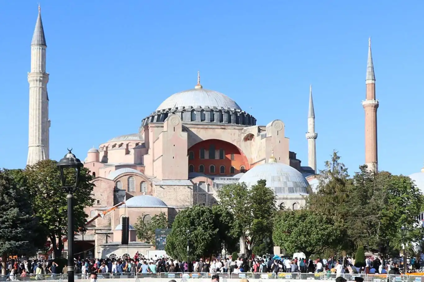 İstanbul'da sabah namazı saatlerinde düzenleme! İstanbul'da sabah namazı saatlerinde düzenleme!