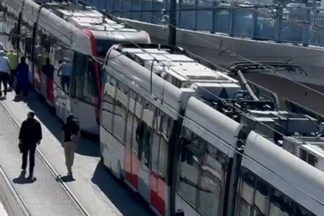 Kabataş-Bağcılar tramvay hattında sefer aksamaları Kabataş-Bağcılar tramvay hattında sefer aksamaları