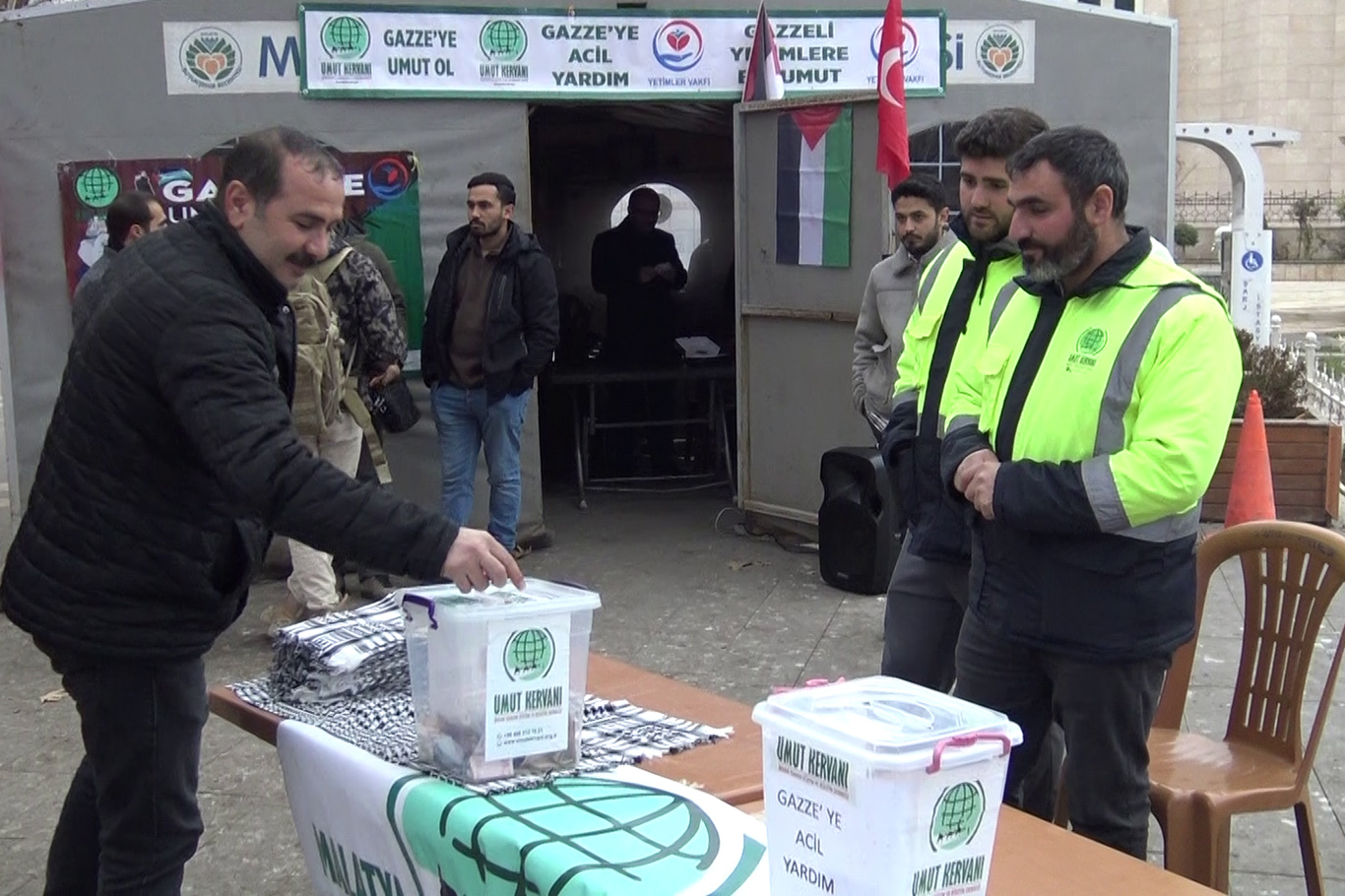 Malatya'da Gazze için yardım çadırı kuruldu