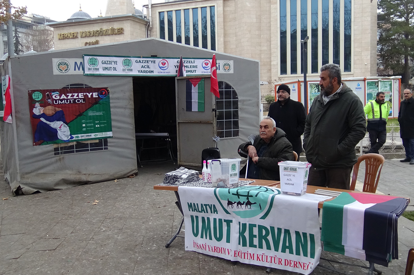 Malatya'da Gazze için yardım çadırı kuruldu