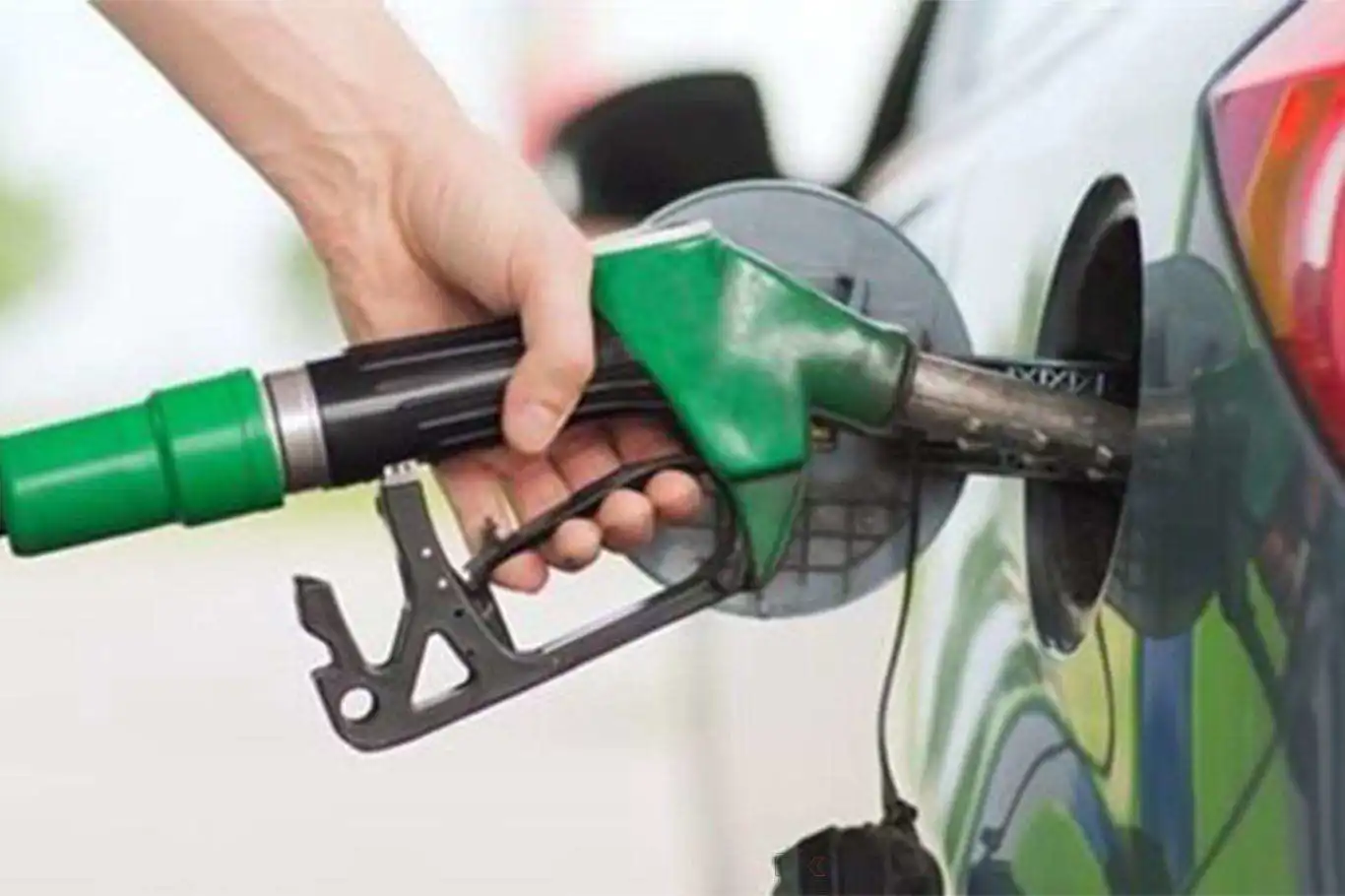 Benzine zam bekleniyor Benzine zam bekleniyor