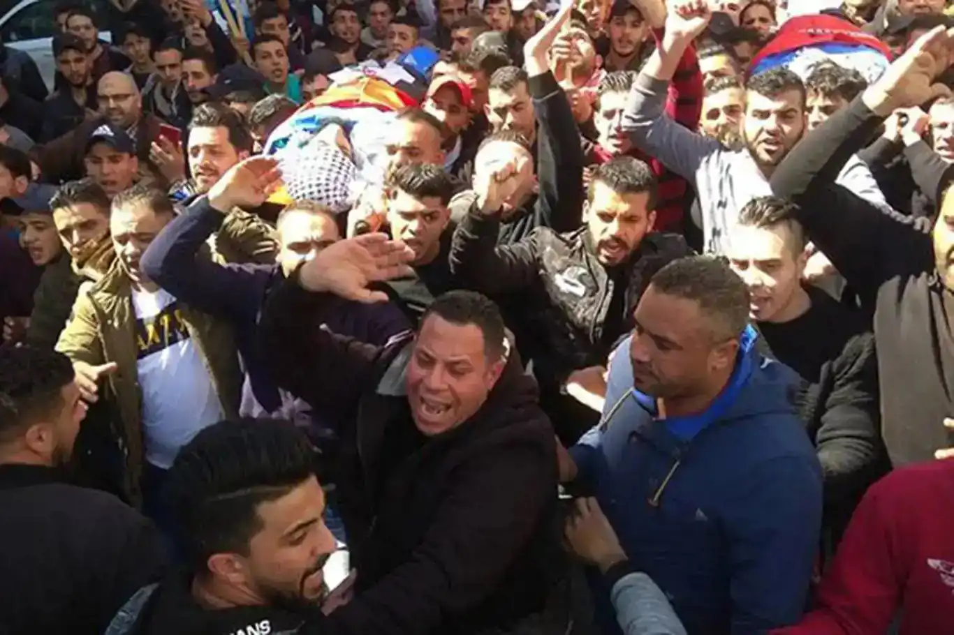 Cenin Tugayı liderlerinden Cayaise, Mahmud Abbas güçleri tarafından şehid edildi Cenin Tugayı liderlerinden Cayaise, Mahmud Abbas güçleri tarafından şehid edildi