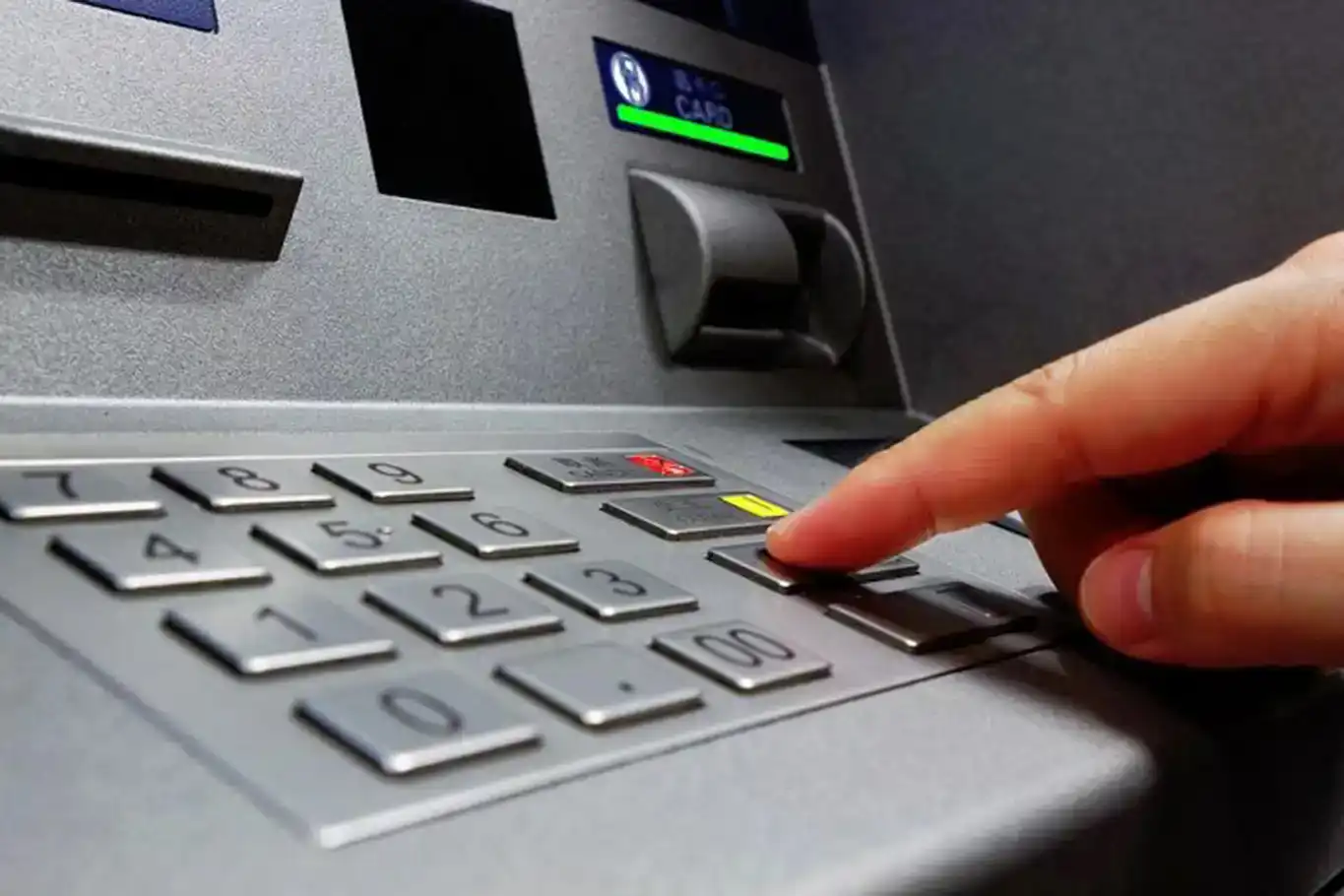 ATM'lerde belirli şifreleri kullanmakta ısrarcı olanların kartı bloke edilecek ATM'lerde belirli şifreleri kullanmakta ısrarcı olanların kartı bloke edilecek