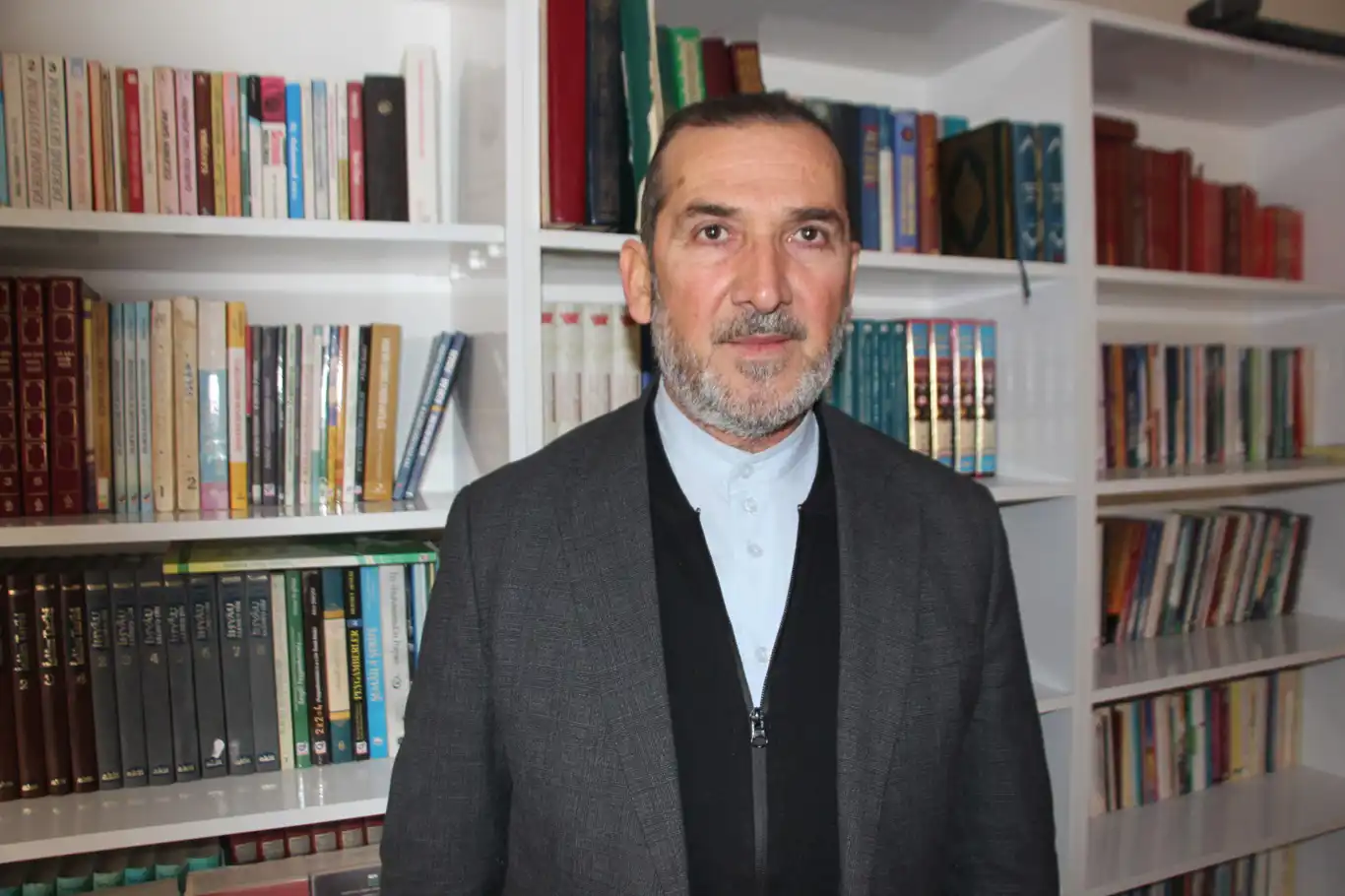 Memiş: Müslümanlar olarak yılbaşı gecesini kutlamak gibi kültür emperyalizminin oyununa gelmemeliyiz Memiş: Müslümanlar olarak yılbaşı gecesini kutlamak gibi kültür emperyalizminin oyununa gelmemeliyiz