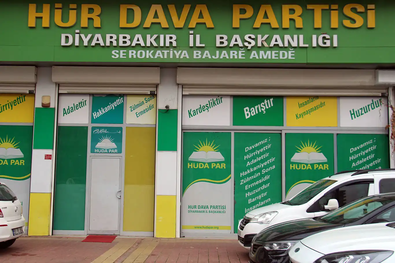 HÜDA PAR’dan, Diyarbakır’da sergilenmek istenen ahlak dışı tiyatroya tepki HÜDA PAR’dan, Diyarbakır’da sergilenmek istenen ahlak dışı tiyatroya tepki