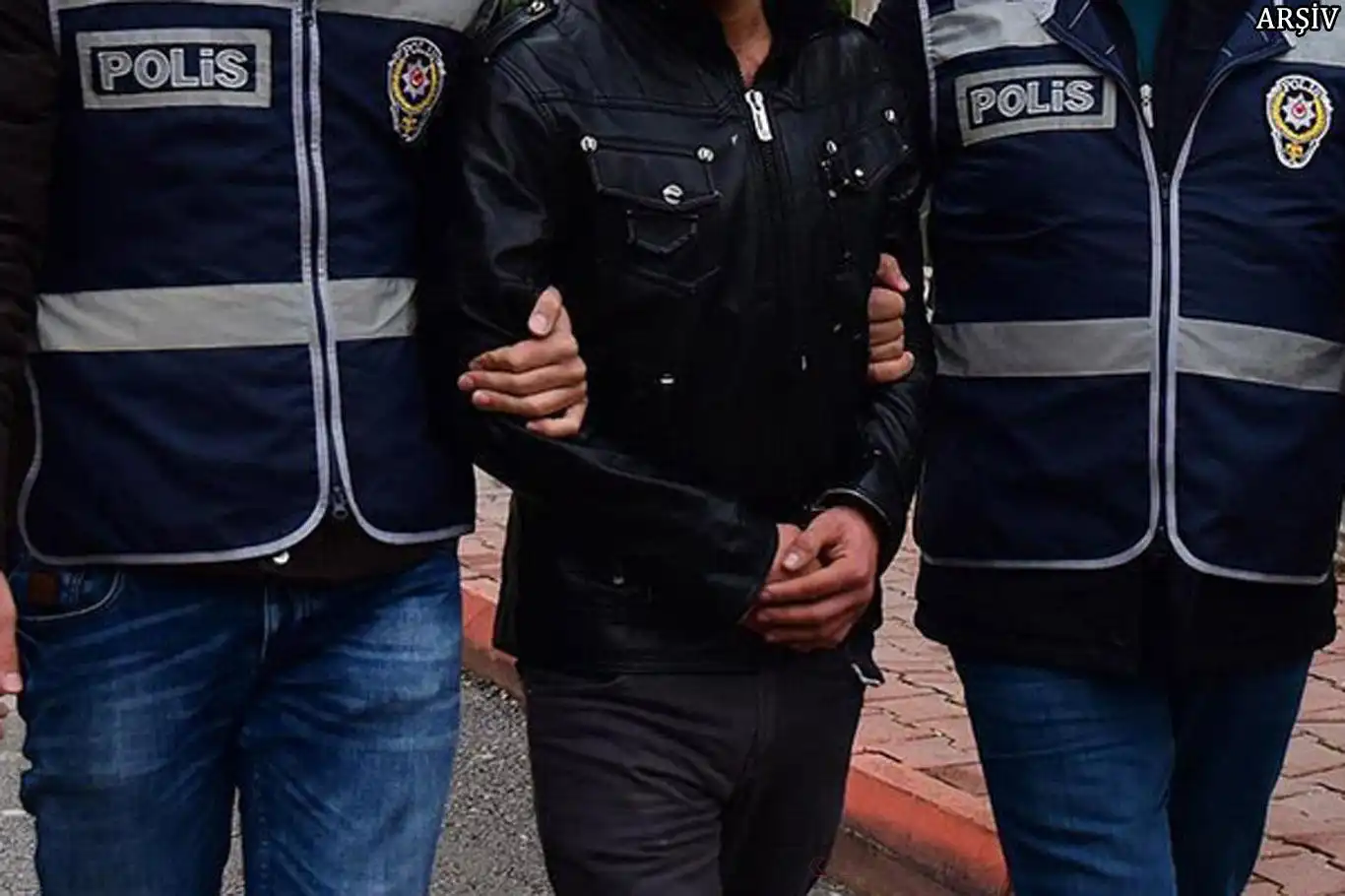 Bir kişinin hayatını kaybettiği silahlı saldırının failleri yakalandı Bir kişinin hayatını kaybettiği silahlı saldırının failleri yakalandı