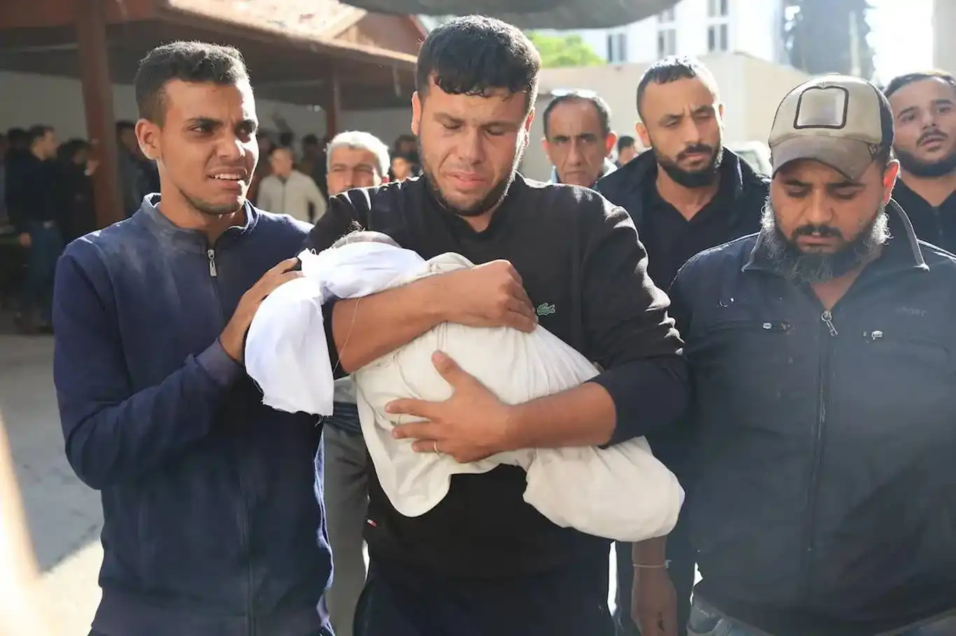 UNRWA Chief: Gaza babies freezing to death amid humanitarian crisis UNRWA Chief: Gaza babies freezing to death amid humanitarian crisis