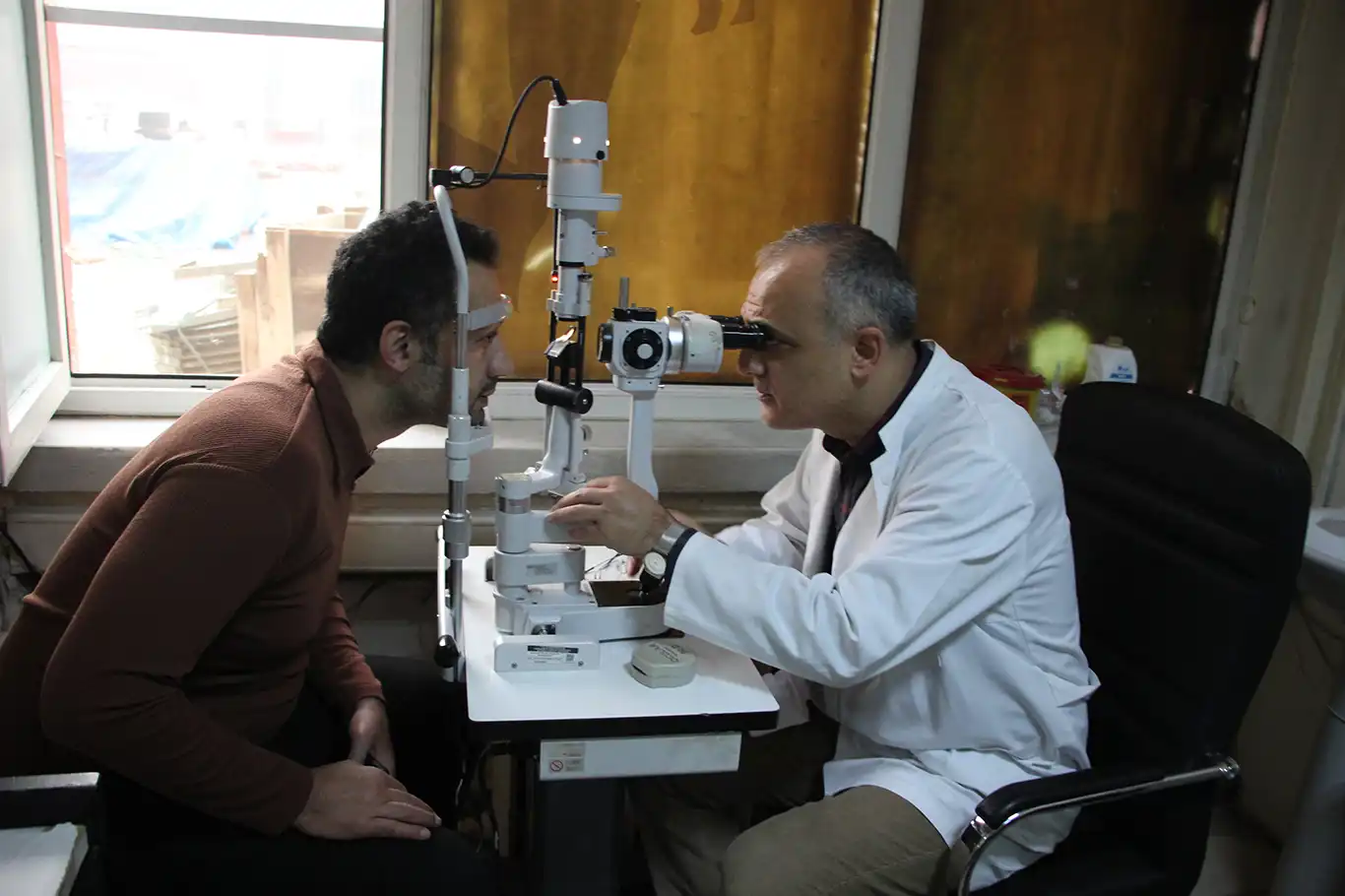 Operatör Dr. Köylü: Yakını görmüyorsanız presbiyopi olabilirsiniz Operatör Dr. Köylü: Yakını görmüyorsanız presbiyopi olabilirsiniz
