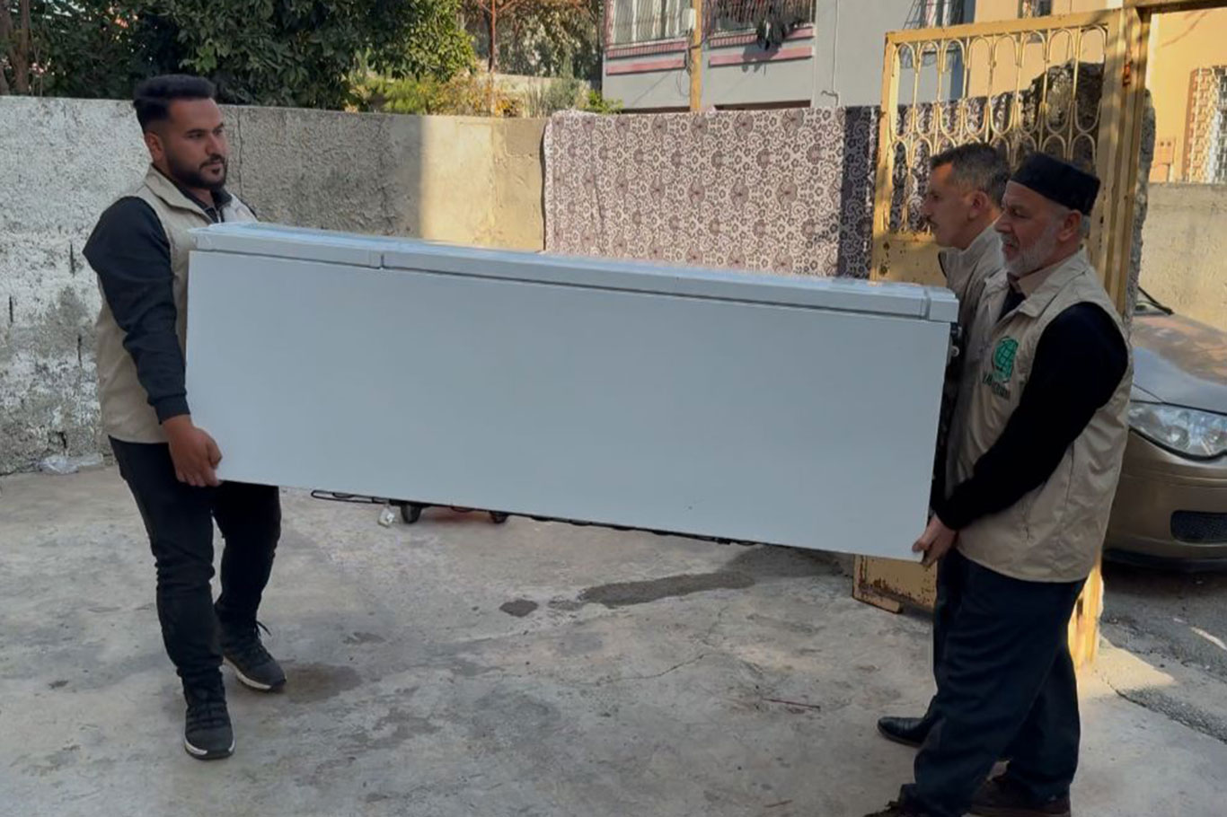 Hope Caravan delivers aid to needy families in Mersin Hope Caravan delivers aid to needy families in Mersin