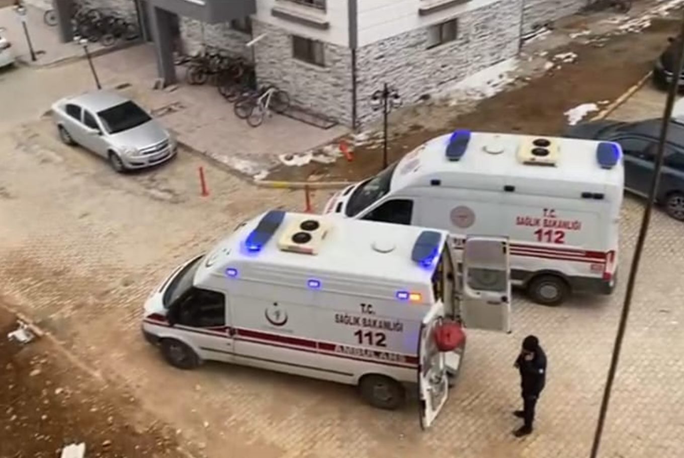 Malatya'da iskele asansörü çöktü: 3 ağır yaralı Malatya'da iskele asansörü çöktü: 3 ağır yaralı