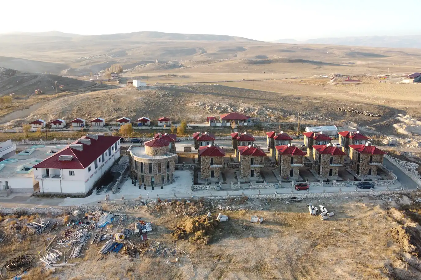 Sağlık için insanların uğrak yeri olan Diyadin kaplıcaları daha modern hale geliyor Sağlık için insanların uğrak yeri olan Diyadin kaplıcaları daha modern hale geliyor