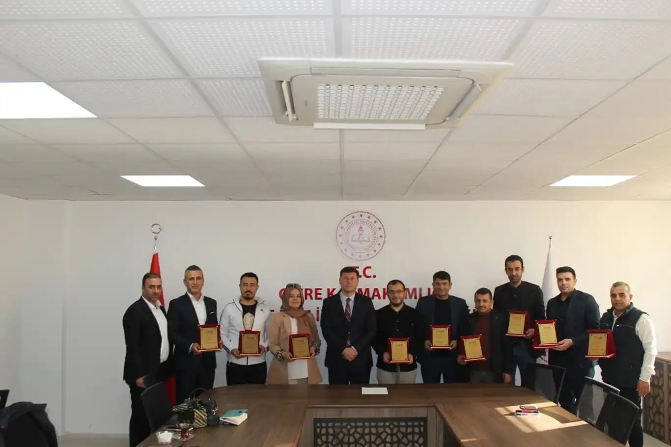 Cizre'de eğitimin iyi örnekleri ödüllendirildi Cizre'de eğitimin iyi örnekleri ödüllendirildi