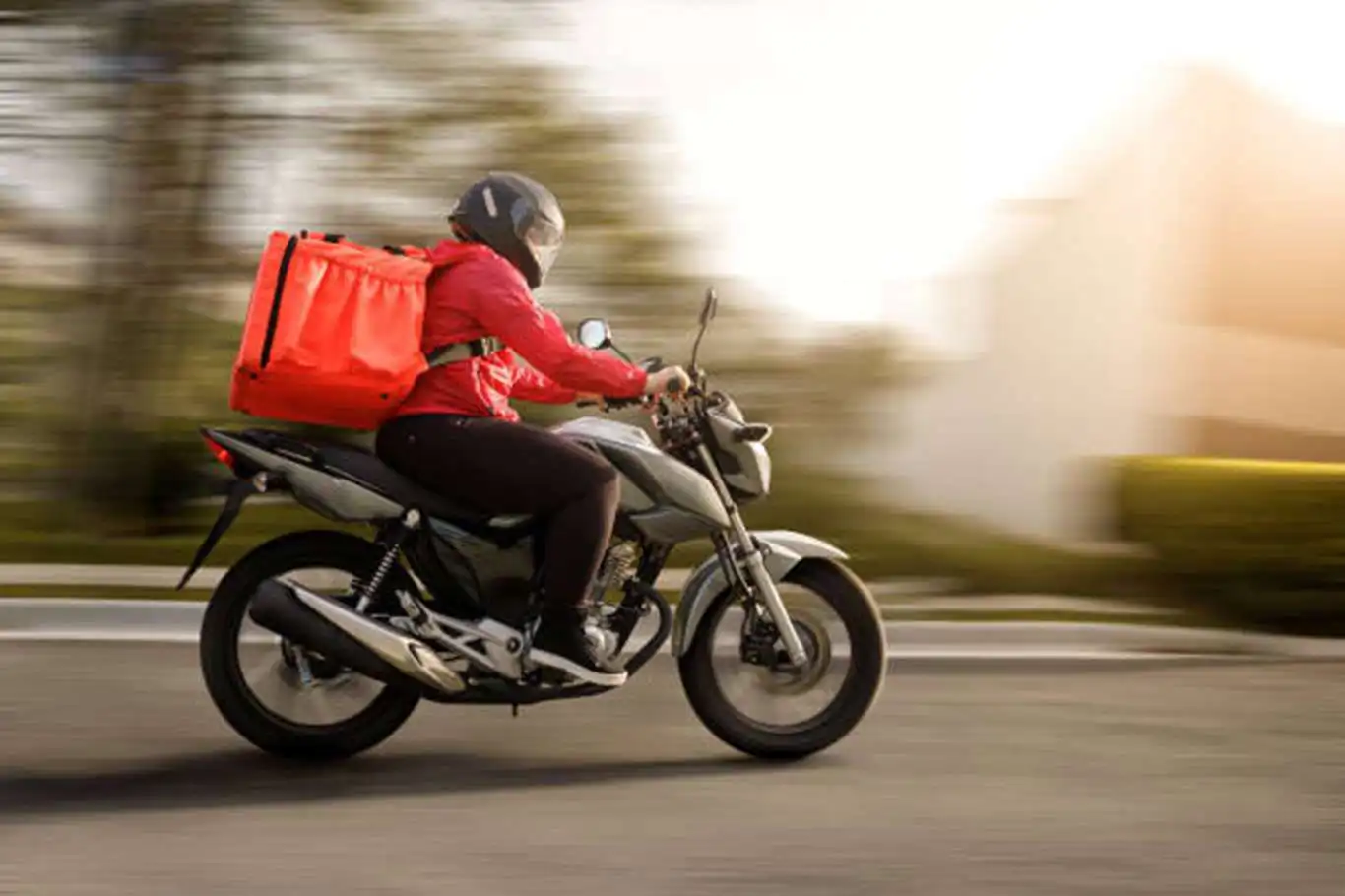 B sınıfı ehliyetle 125 cc'ye kadar olan motosiklet kullanılabilecek B sınıfı ehliyetle 125 cc'ye kadar olan motosiklet kullanılabilecek