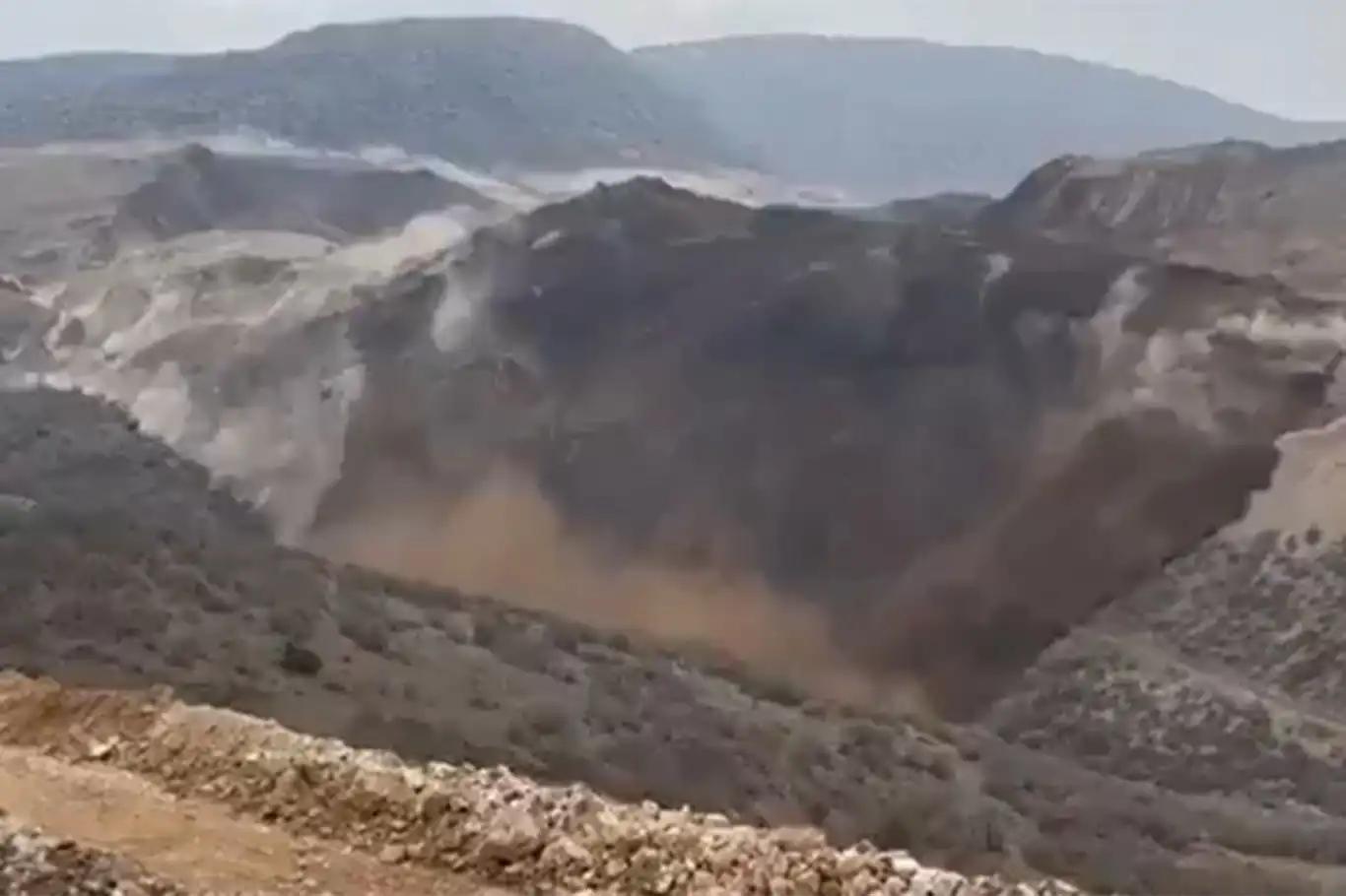 Erzincan'daki maden kazasına ilişkin 4 gözaltı Erzincan'daki maden kazasına ilişkin 4 gözaltı