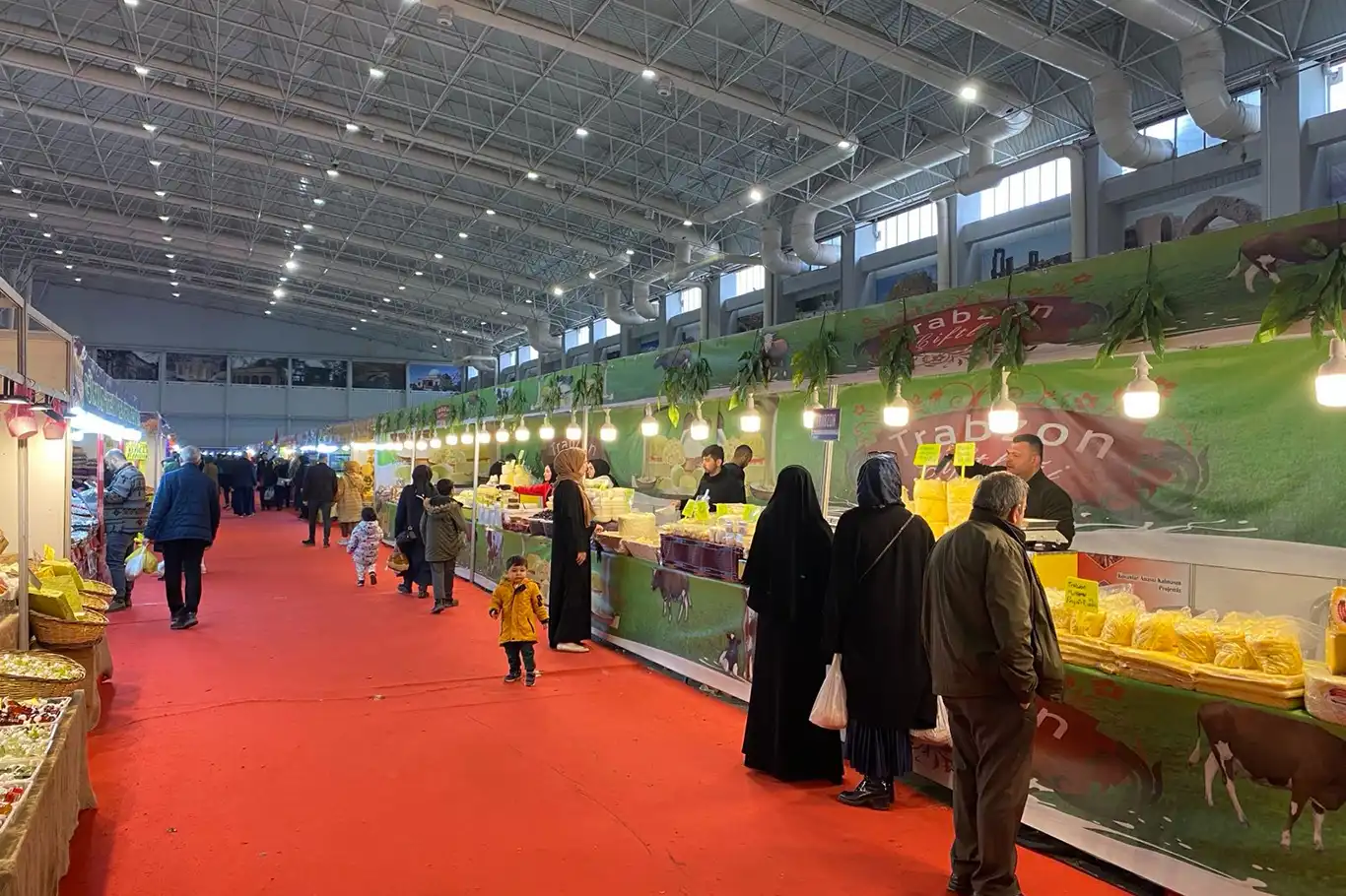 Şanlıurfa'da yöresel ürünler rağbet görüyor Şanlıurfa'da yöresel ürünler rağbet görüyor