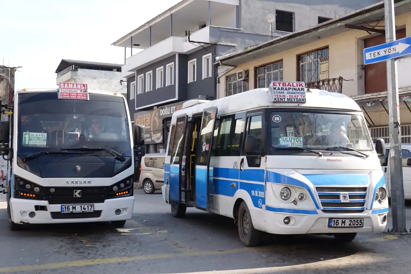Bursa'da şehir içi minibüsçüler ulaşıma yapılan zammı yeterli görmedi Bursa'da şehir içi minibüsçüler ulaşıma yapılan zammı yeterli görmedi