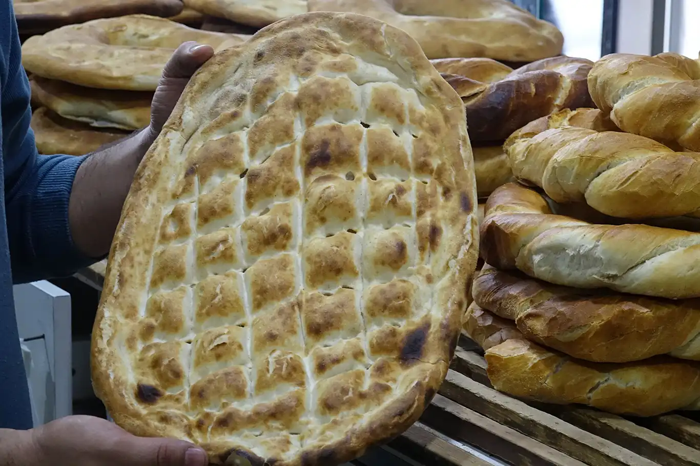 Batman'da Ramazan ayı öncesi ekmek fiyatı zamlandı! Batman'da Ramazan ayı öncesi ekmek fiyatı zamlandı!