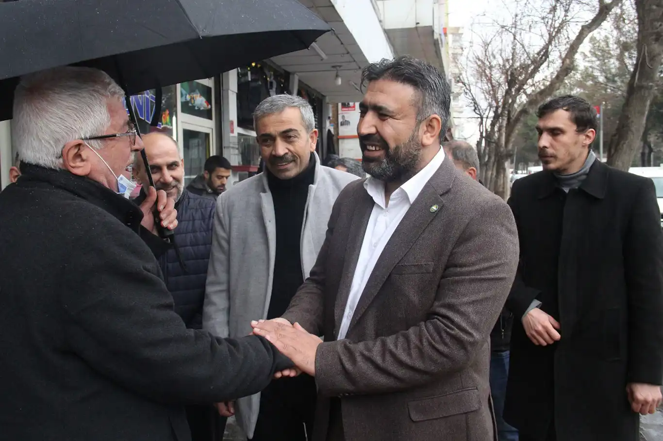 HÜDA PAR Bağlar Belediye Başkan Adayı Cengiz Aydın'dan esnaf ziyareti HÜDA PAR Bağlar Belediye Başkan Adayı Cengiz Aydın'dan esnaf ziyareti