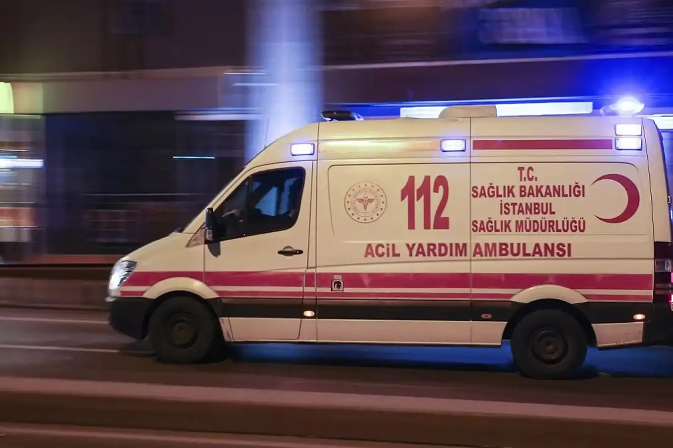 Ambulans ile motosiklet çarpıştı: 1 ölü Ambulans ile motosiklet çarpıştı: 1 ölü