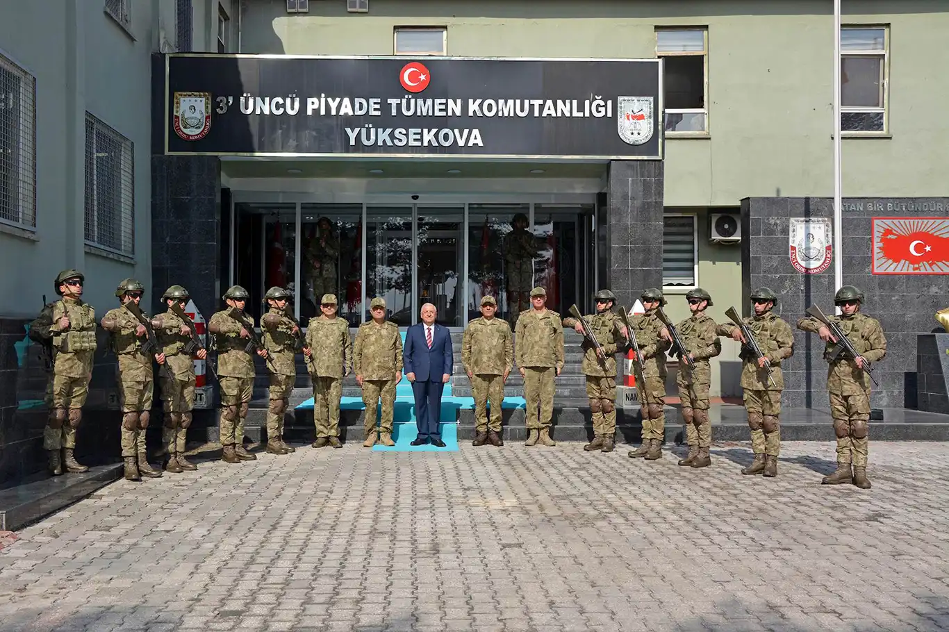 Bakan Güler'in sınır hattı denetlemeleri sürüyor