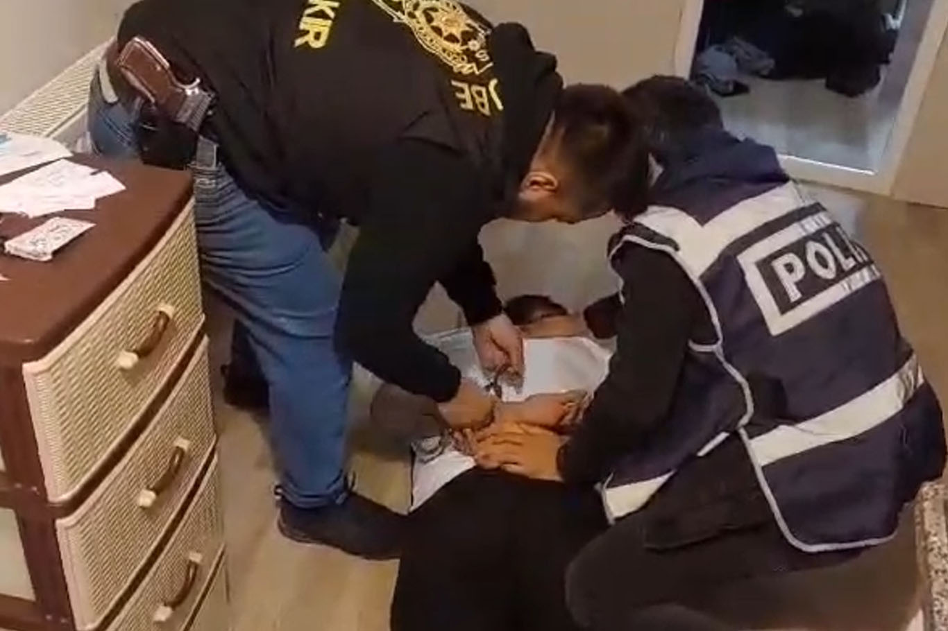 Diyarbakır merkezli 5 ilde dolandırıcılık operasyonu: 18 gözaltı