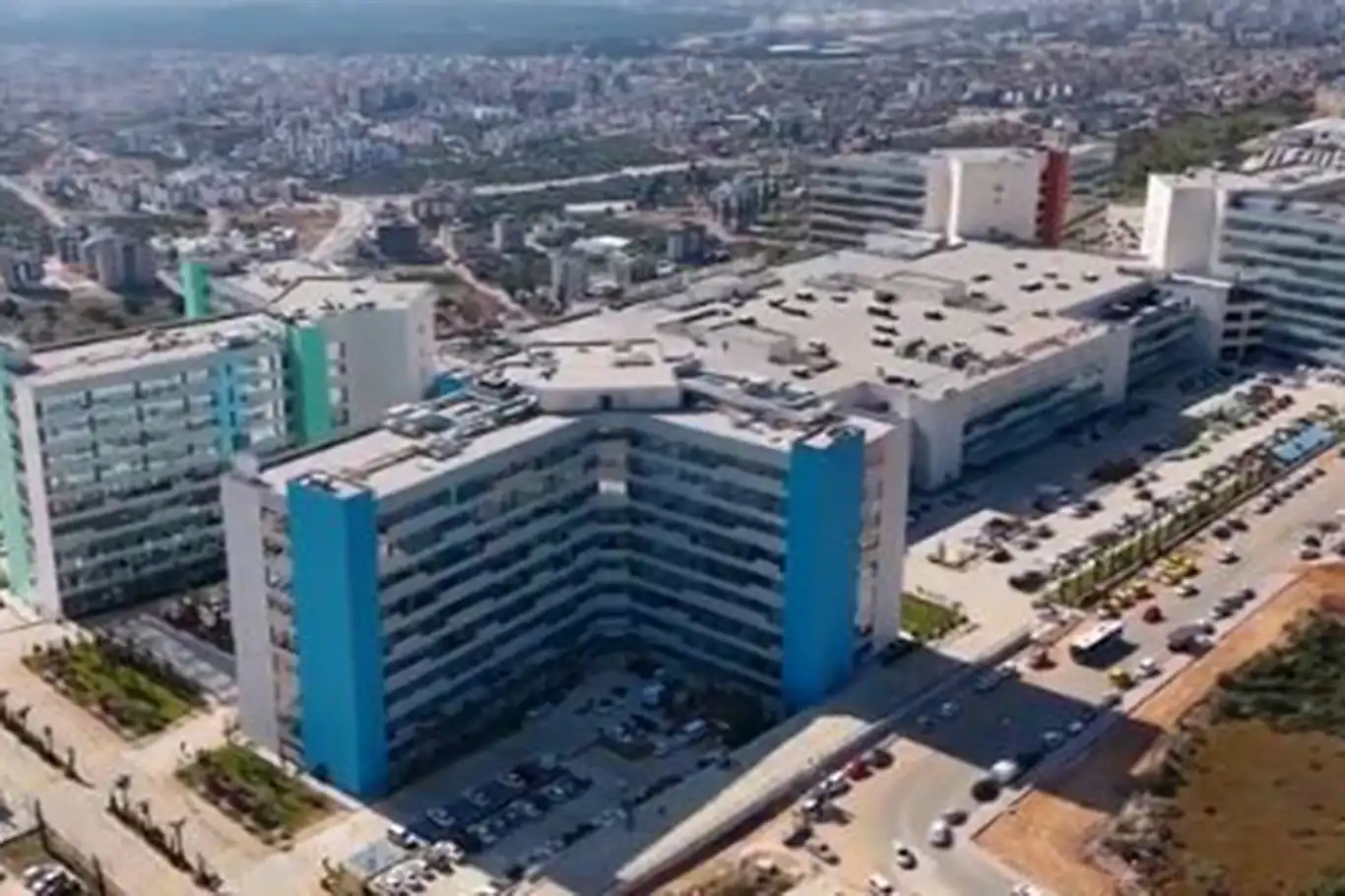Sağlık Bakanı Koca'dan Antalya Şehir Hastanesi açıklaması Sağlık Bakanı Koca'dan Antalya Şehir Hastanesi açıklaması