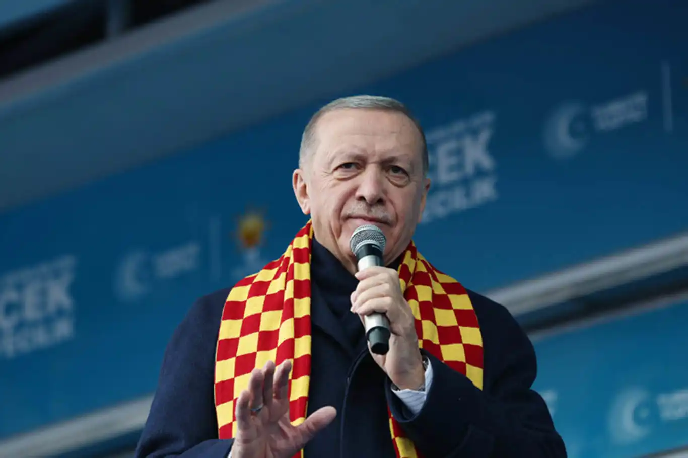 Cumhurbaşkanı Erdoğan: Bütçe yükü hafifledikçe refah seviyesini eskisinin de üzerine çıkartacağız Cumhurbaşkanı Erdoğan: Bütçe yükü hafifledikçe refah seviyesini eskisinin de üzerine çıkartacağız